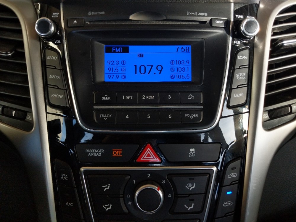 2017 Hyundai Elantra - Stereo Package