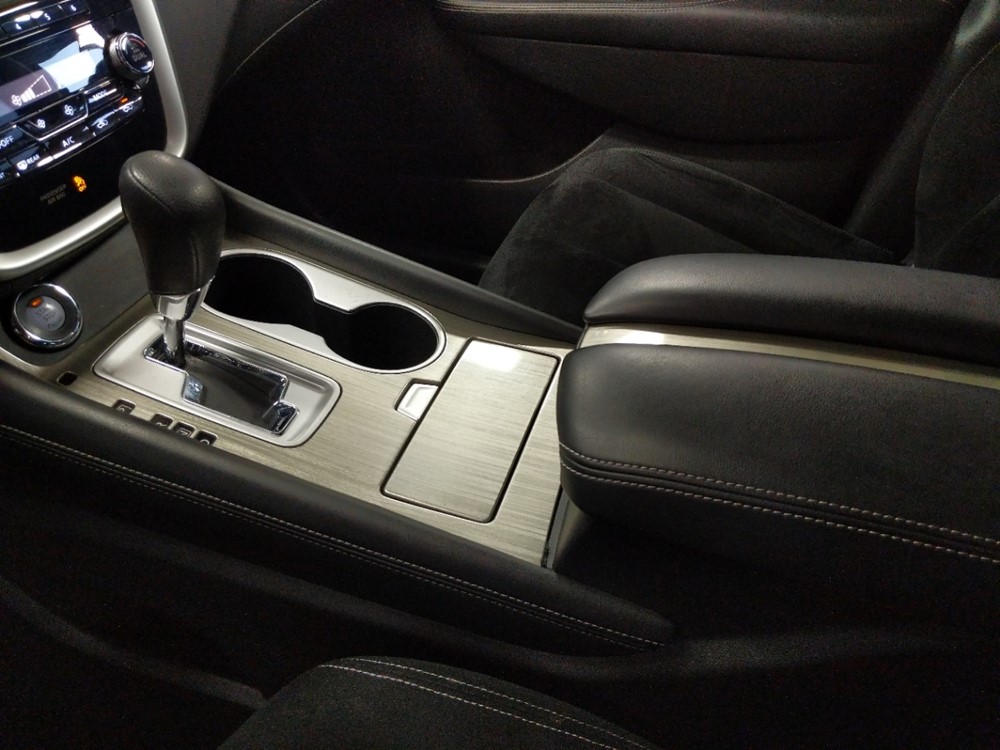 2017 Nissan Murano - Center Console/Cup Holders