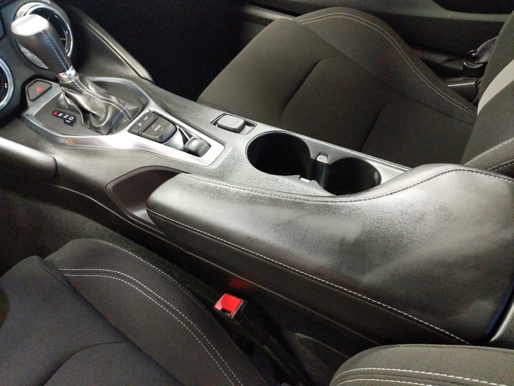 2018 Chevrolet Camaro - Center Console/Cup Holders