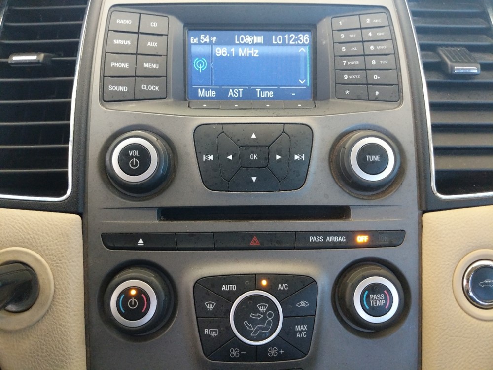 2013 Ford Taurus - Stereo Package