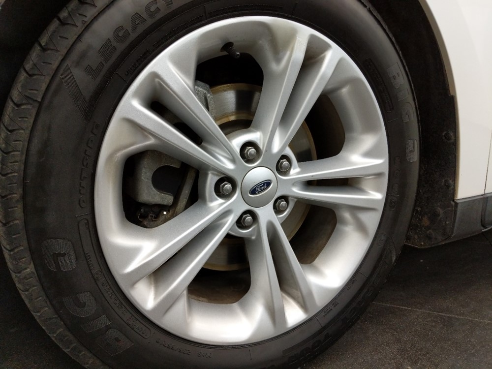 2013 Ford Taurus - Wheel