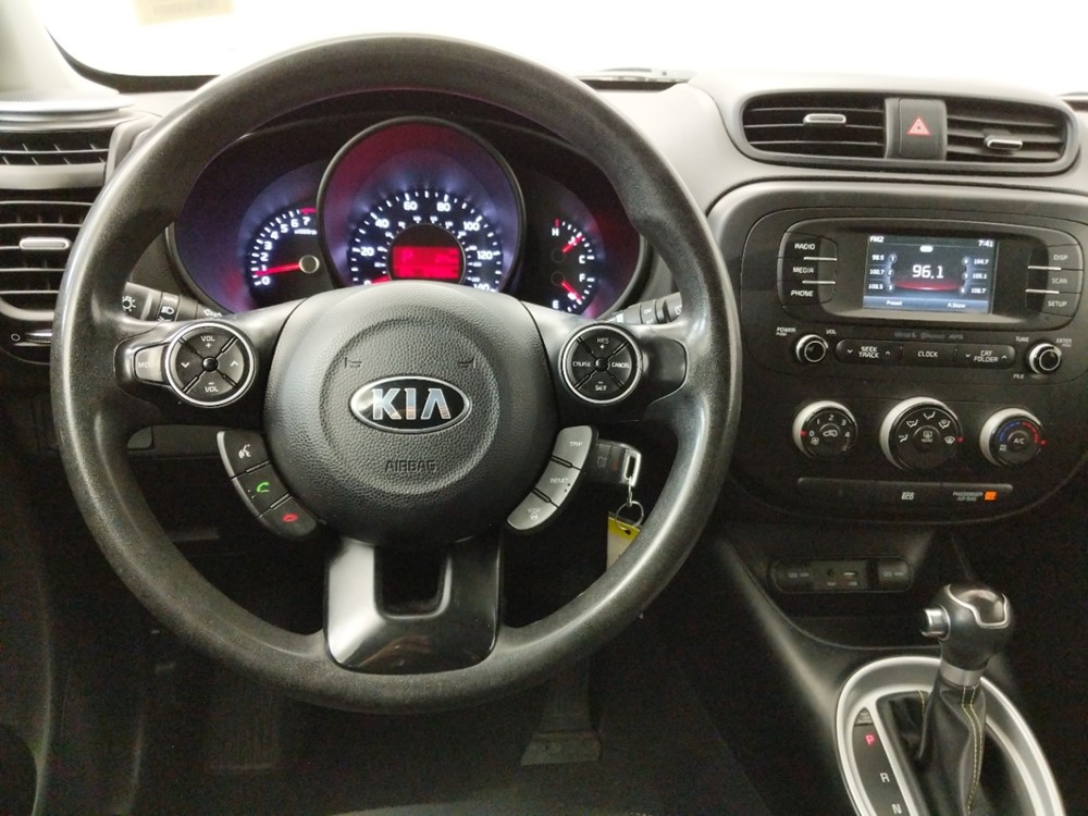 2016 Kia Soul - Driver Dash