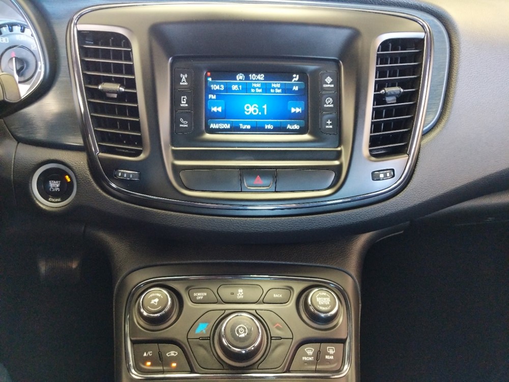 2015 Chrysler 200 - Stereo Package