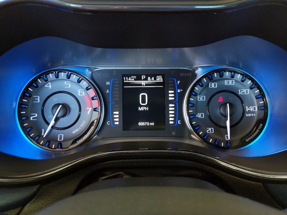 2015 Chrysler 200 - Odometer Close Up
