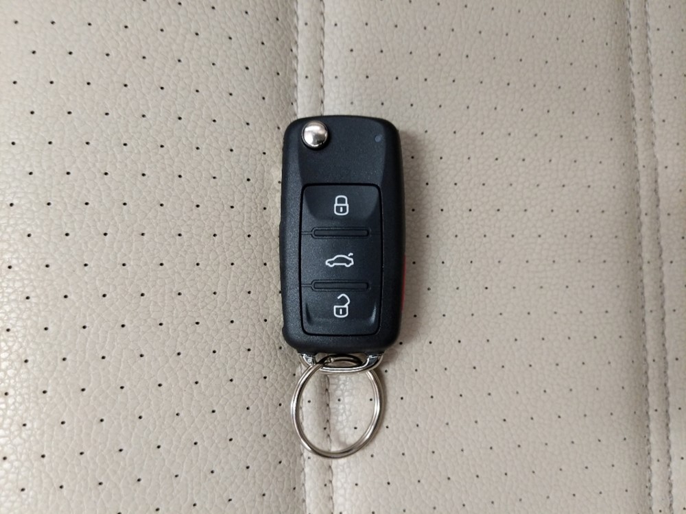 2015 Volkswagen Passat - Keys
