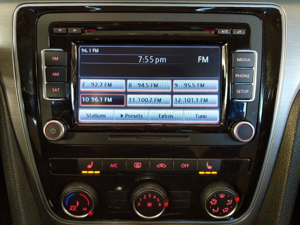 2015 Volkswagen Passat - Stereo Package