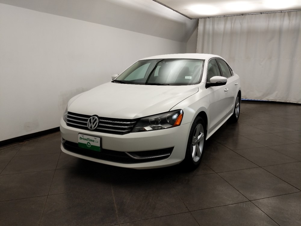 2015 Volkswagen Passat - Driver Front Hood