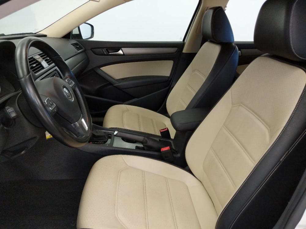 2015 Volkswagen Passat - Driver Front Seat