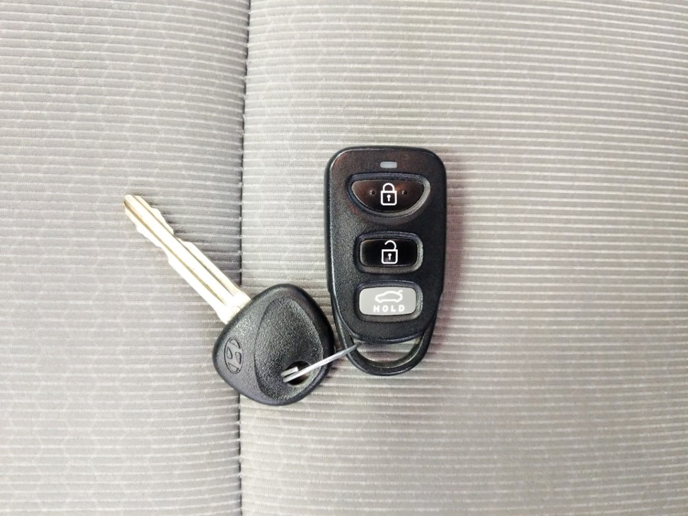 2017 Hyundai Elantra - Keys