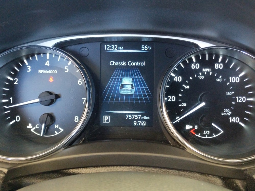 2016 Nissan Rogue - Odometer Close Up