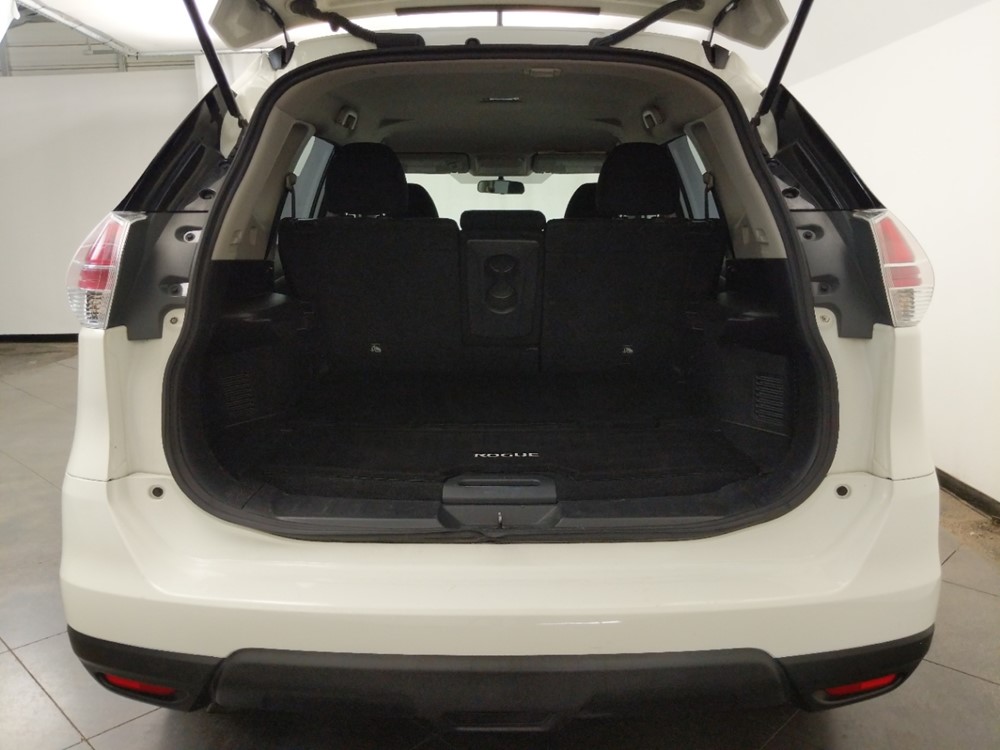 2016 Nissan Rogue - Trunk