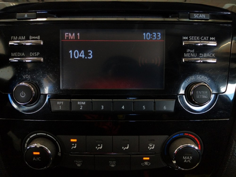 2017 Nissan Rogue - Stereo Package