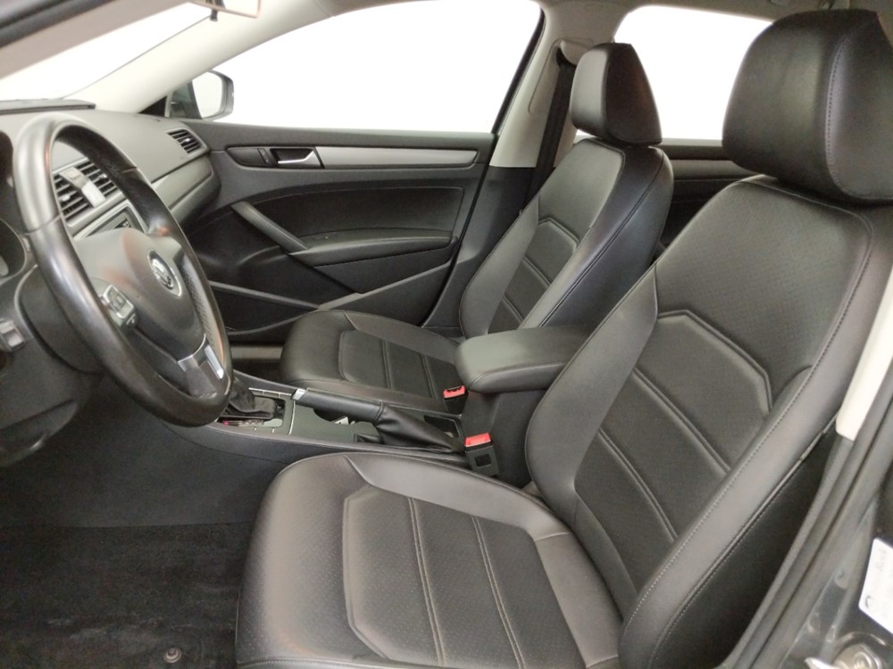2015 Volkswagen Passat - Driver Front Seat