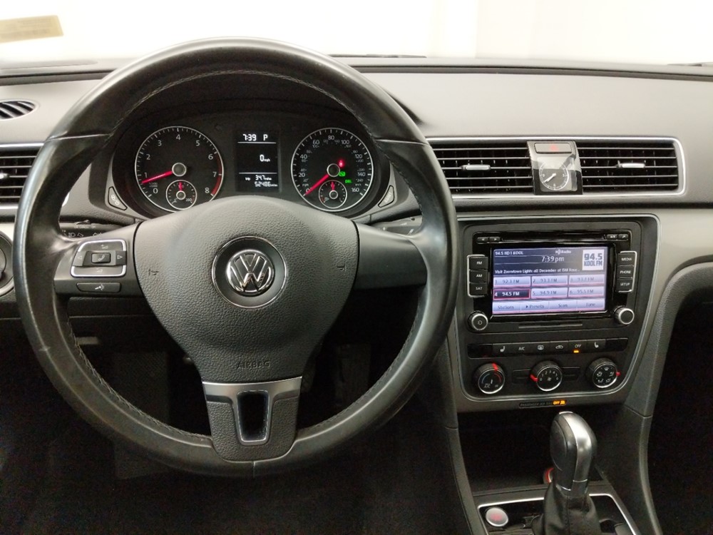 2015 Volkswagen Passat - Driver Dash