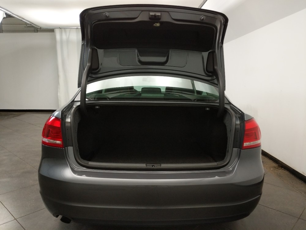 2015 Volkswagen Passat - Trunk