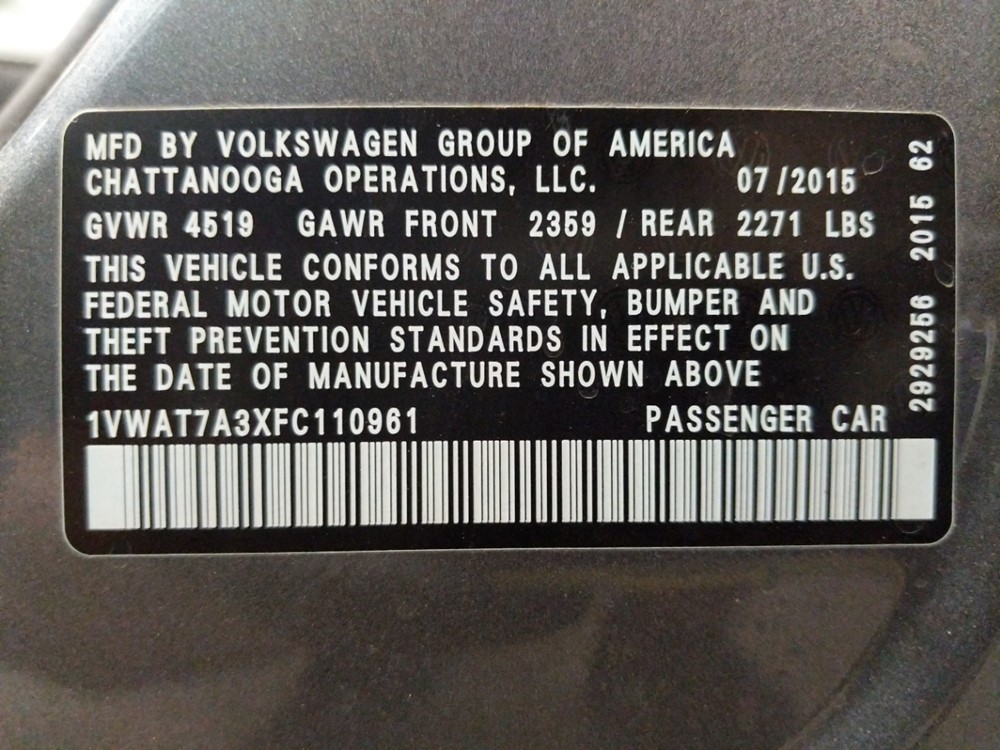 2015 Volkswagen Passat - VIN Plate