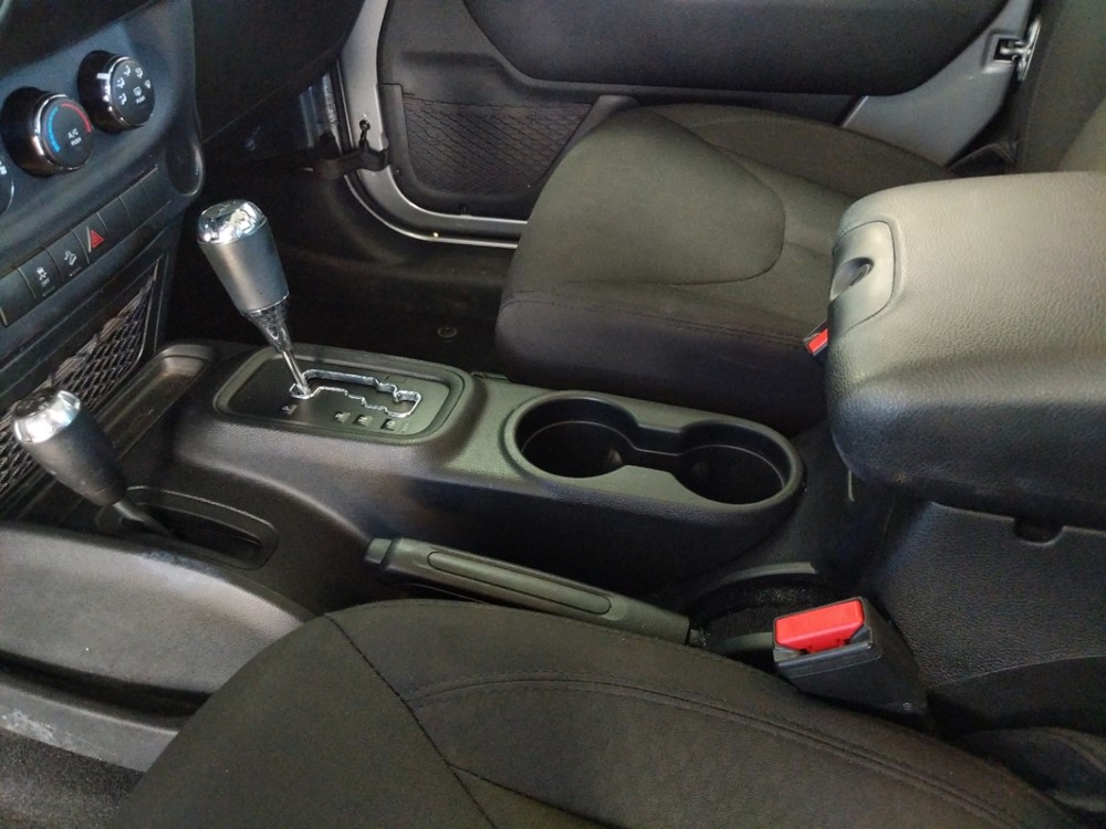 2017 Jeep Wrangler - Center Console/Cup Holders