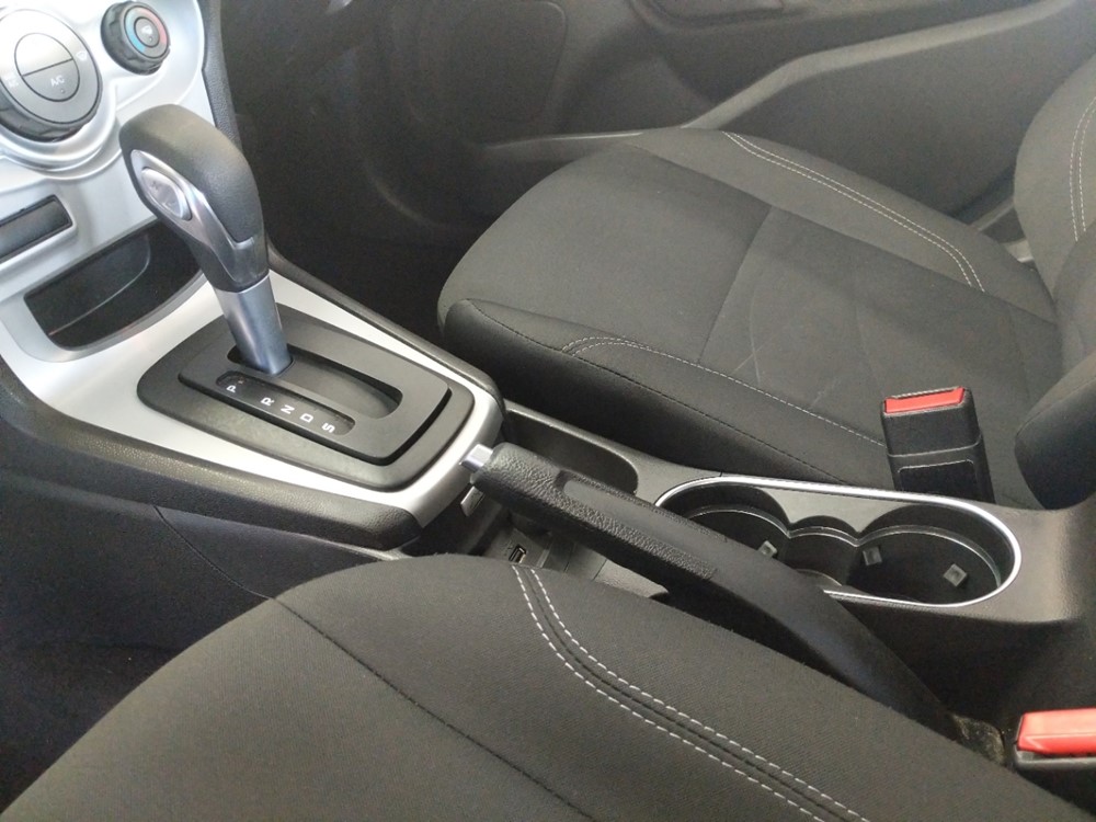 2017 Ford Fiesta - Center Console/Cup Holders