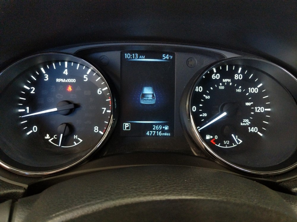 2017 Nissan Rogue - Odometer Close Up