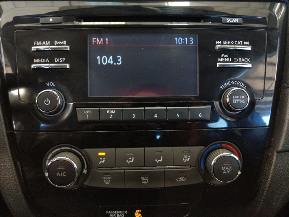 2017 Nissan Rogue - Stereo Package