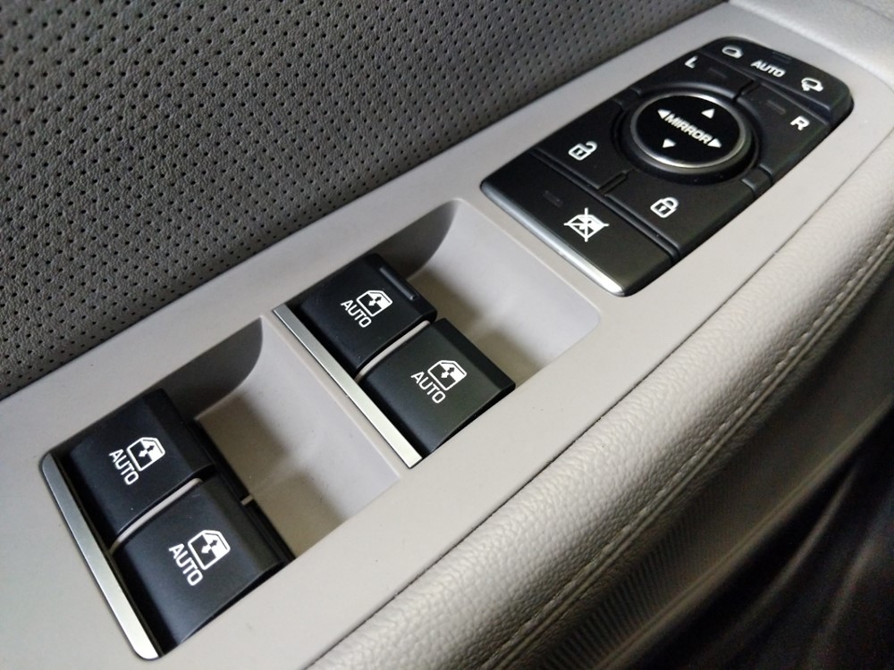 2015 Hyundai Genesis - Driver Power Windows/Lock Control