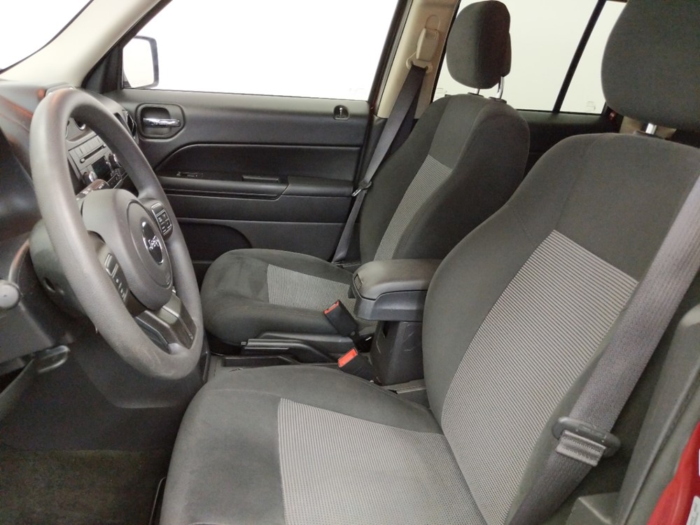 2017 Jeep Patriot - Driver Front Seat