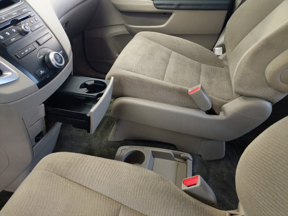 2013 Honda Odyssey - Center Console/Cup Holders