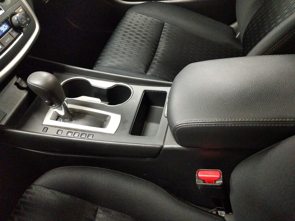 2017 Nissan Altima - Center Console/Cup Holders