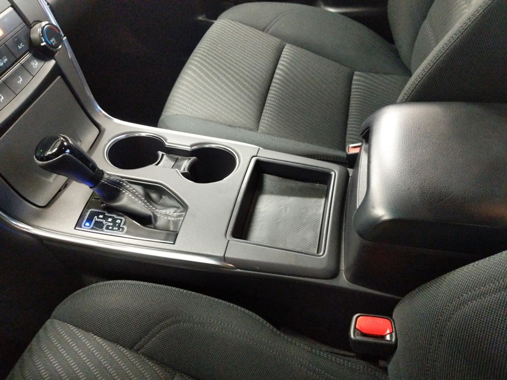 2016 Toyota Camry - Center Console/Cup Holders