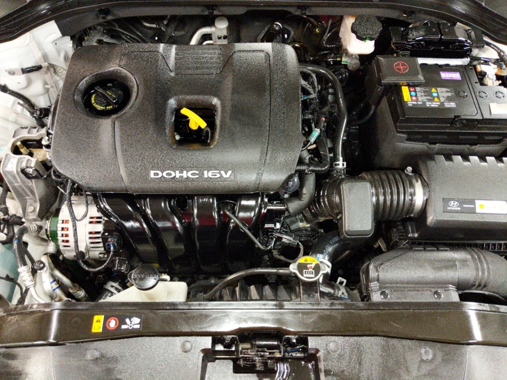 2018 Hyundai Elantra - Engine