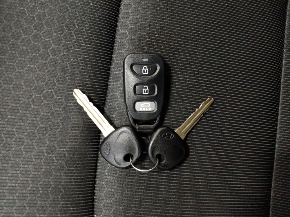 2018 Hyundai Elantra - Keys