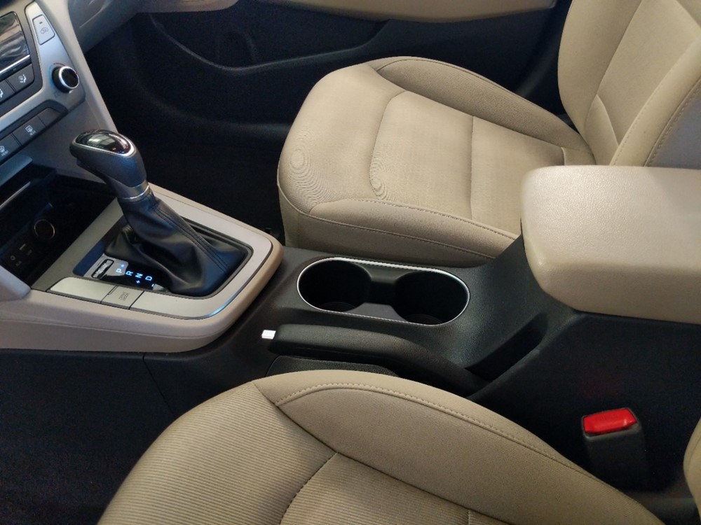 2018 Hyundai Elantra - Center Console/Cup Holders