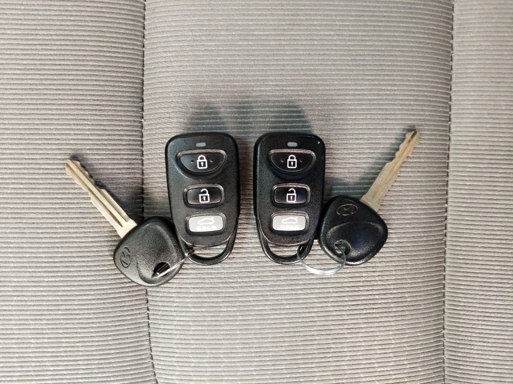 2018 Hyundai Elantra - Keys