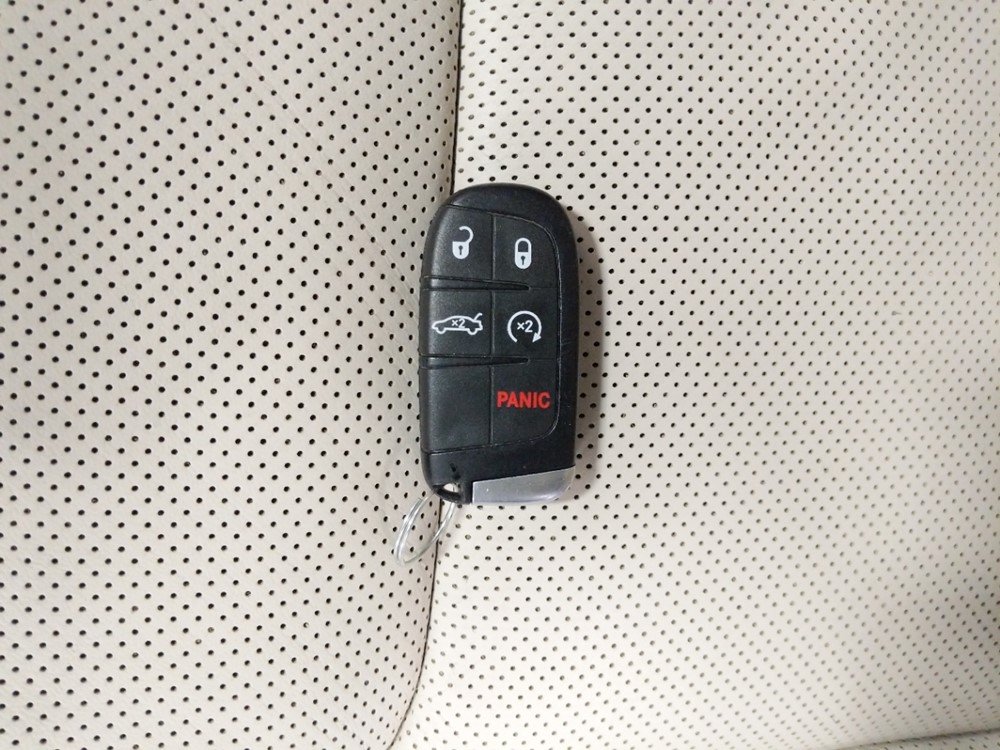 2018 Chrysler 300 - Keys