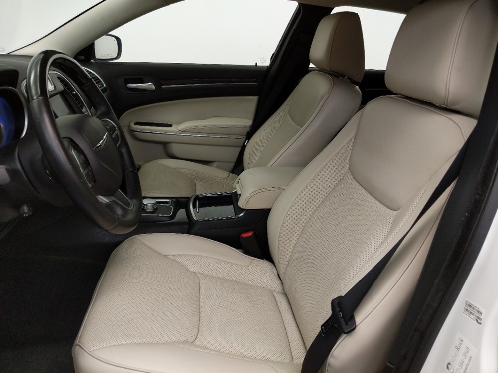 2018 Chrysler 300 - Driver Front Seat