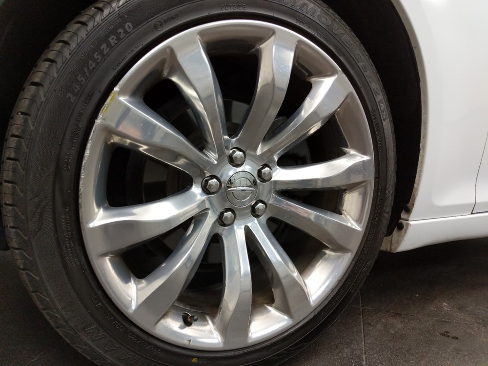 2018 Chrysler 300 - Wheel