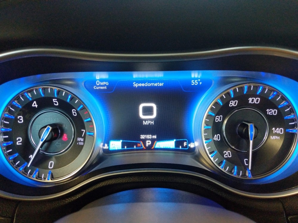 2018 Chrysler 300 - Odometer Close Up