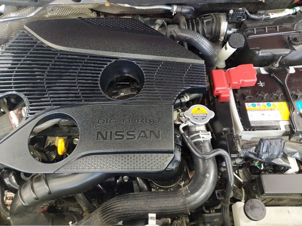 2017 Nissan JUKE - Engine