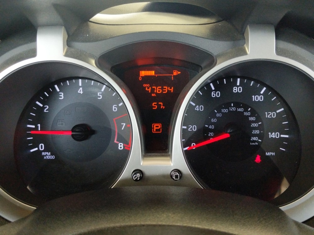 2017 Nissan JUKE - Odometer Close Up