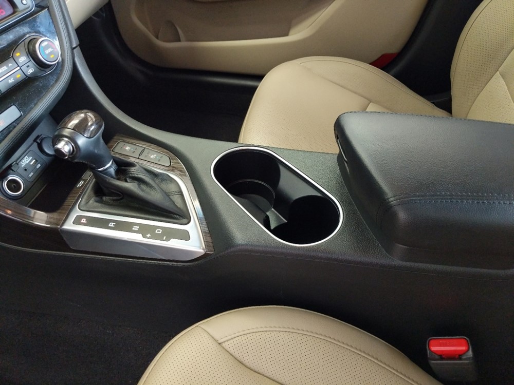 2015 Kia Optima - Center Console/Cup Holders