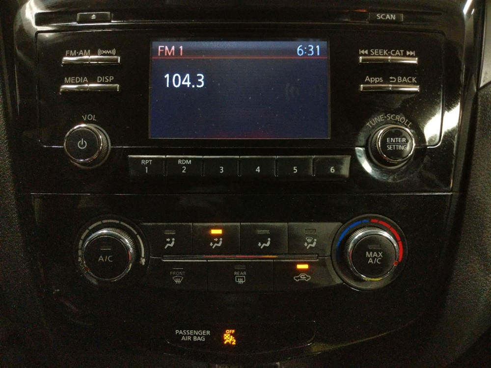 2016 Nissan Rogue - Stereo Package