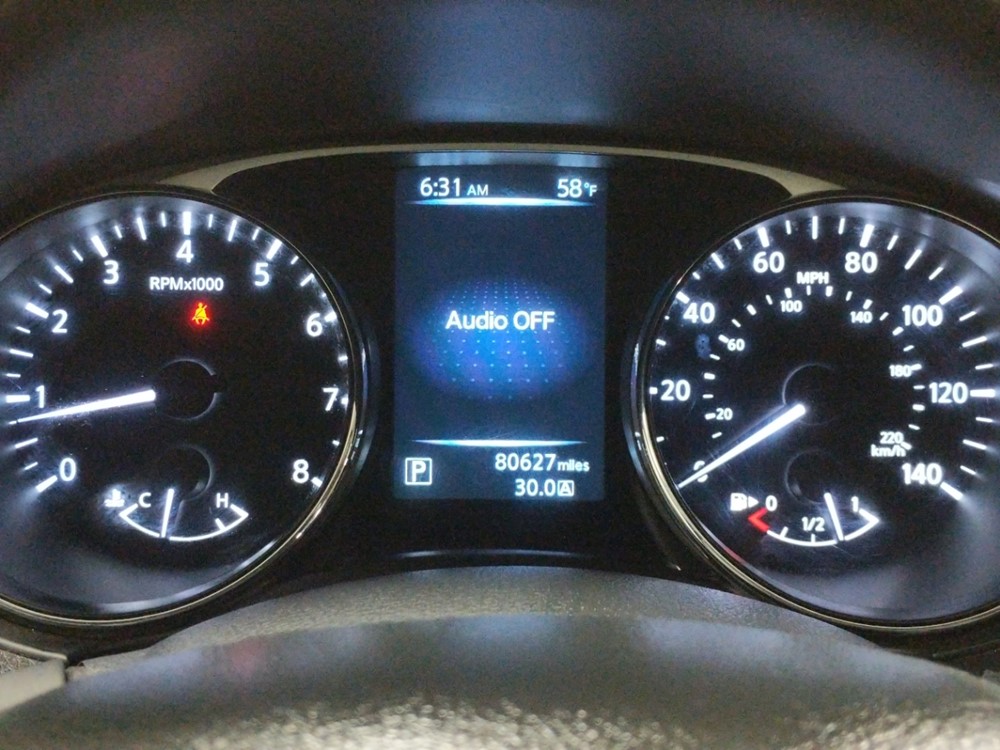 2016 Nissan Rogue - Odometer Close Up