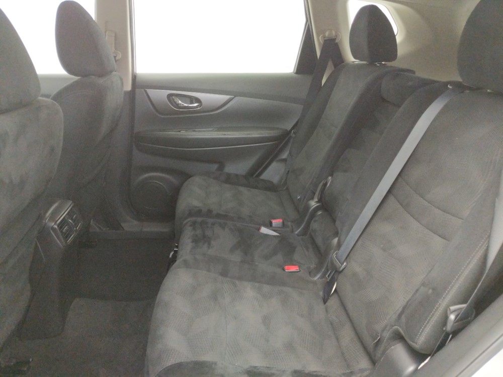 2016 Nissan Rogue - Driver Rear Seat