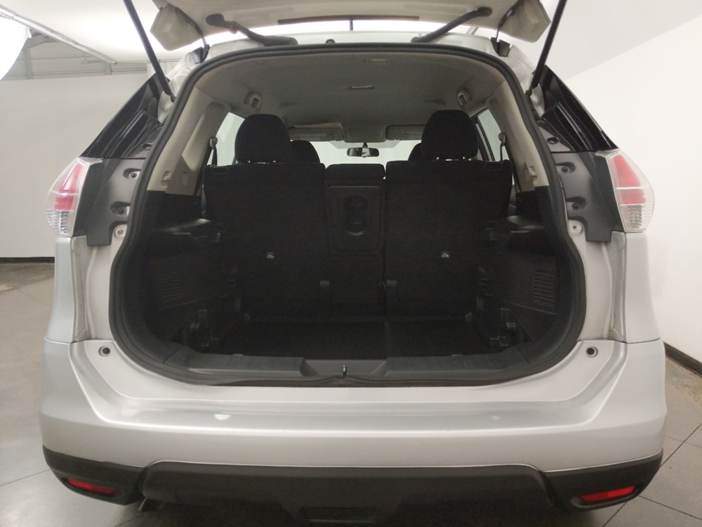 2016 Nissan Rogue - Trunk
