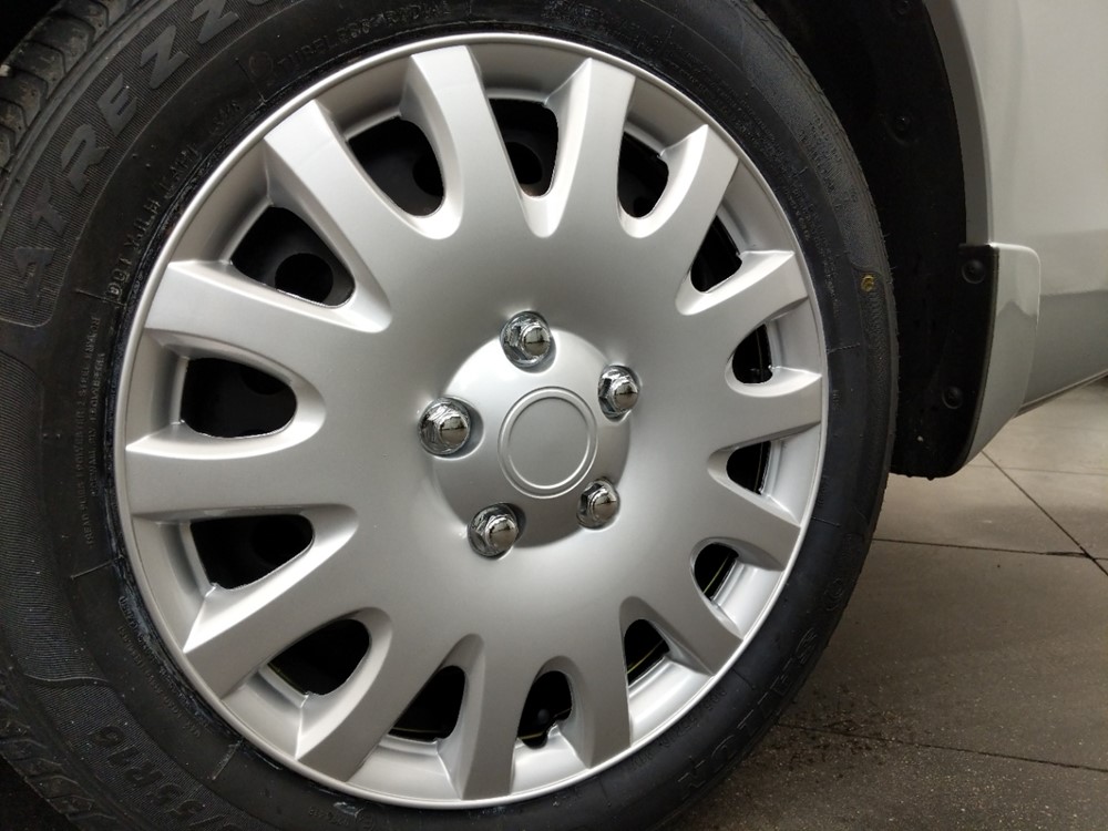 2016 Nissan Sentra - Wheel