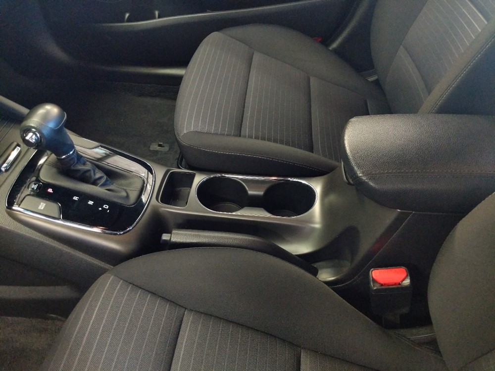 2018 Kia Forte - Center Console/Cup Holders