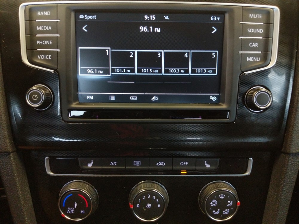 2016 Volkswagen Golf - Stereo Package