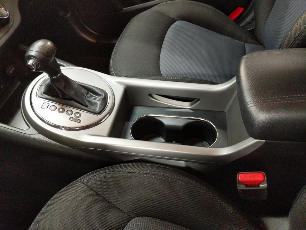2016 Kia Sportage - Center Console/Cup Holders