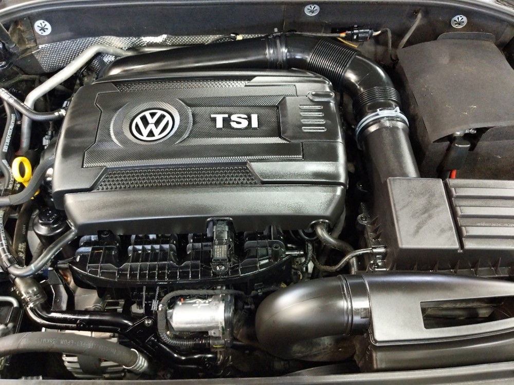2016 Volkswagen Passat - Engine