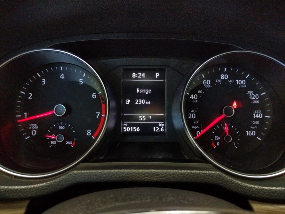 2016 Volkswagen Passat - Odometer Close Up